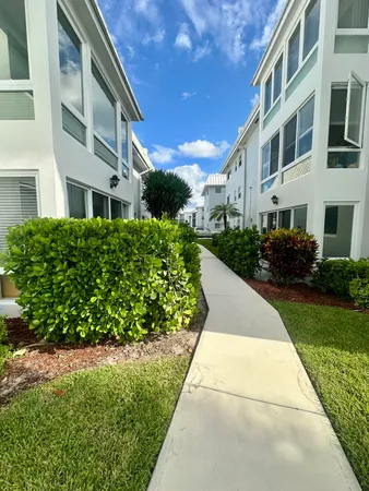 $239,900 | 19 Colonial Club Drive, Unit 105, Boynton Beach, FL 33435