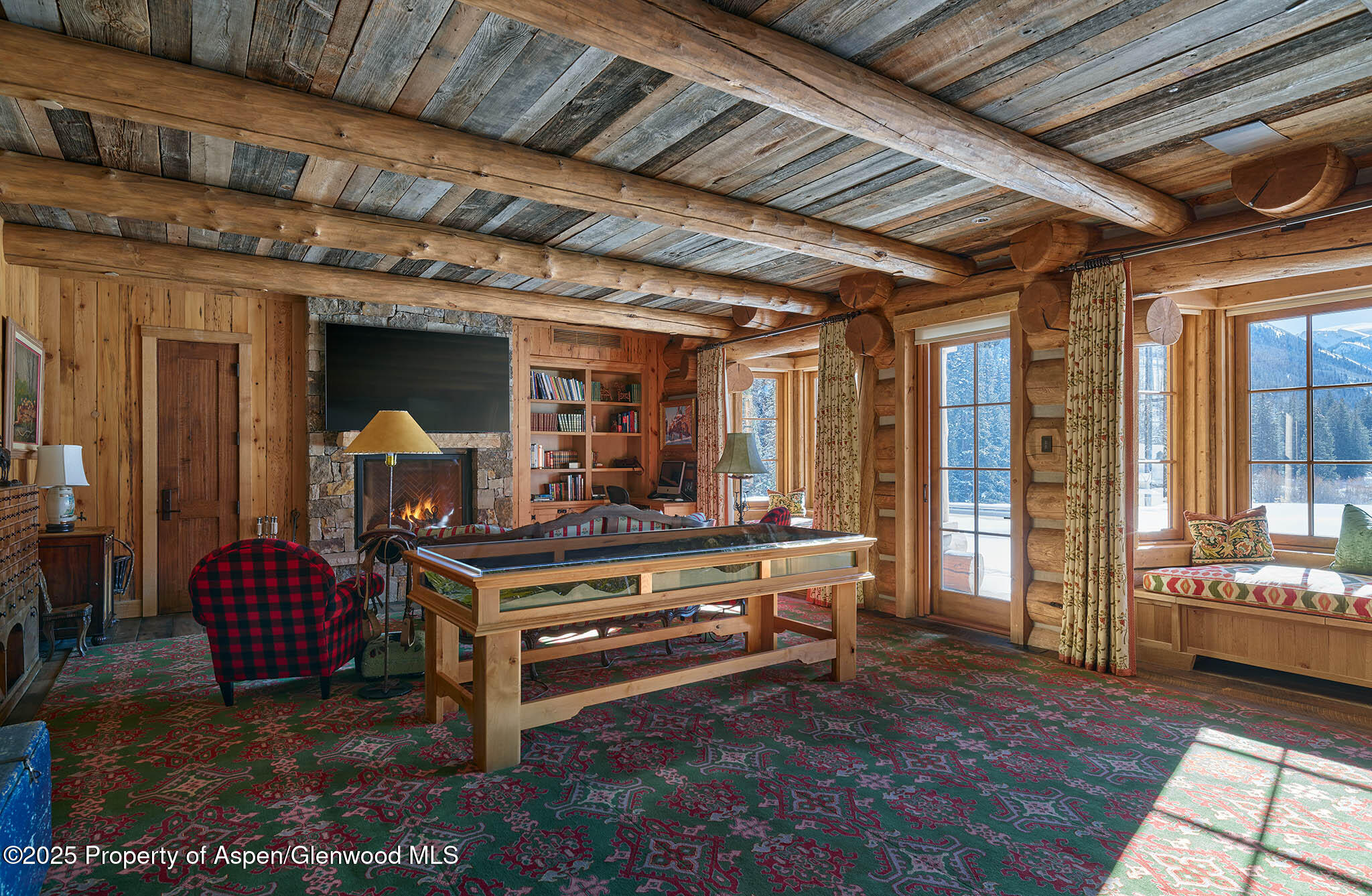 125 Rooney Circle Aspen, CO 81612 - Photo 27 of 57 Family room