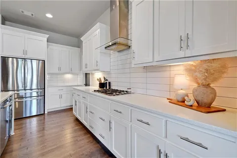 $1,080,000 | 11510 West 157th Terrace, Overland Park, KS 66221