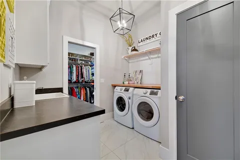 $1,080,000 | 11510 West 157th Terrace, Overland Park, KS 66221