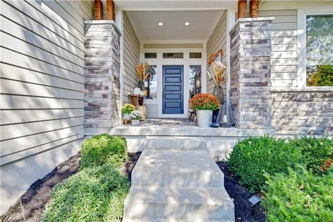 $1,080,000 | 11510 West 157th Terrace, Overland Park, KS 66221