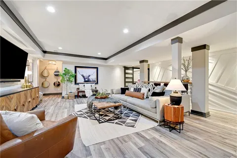 $1,080,000 | 11510 West 157th Terrace, Overland Park, KS 66221