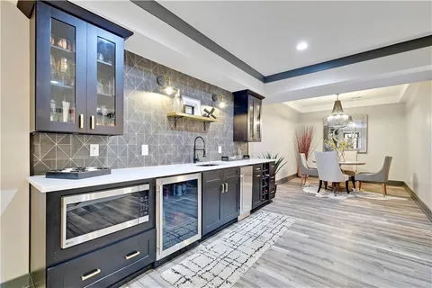 $1,080,000 | 11510 West 157th Terrace, Overland Park, KS 66221