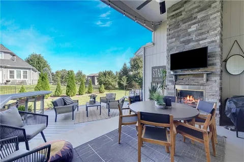 $1,080,000 | 11510 West 157th Terrace, Overland Park, KS 66221