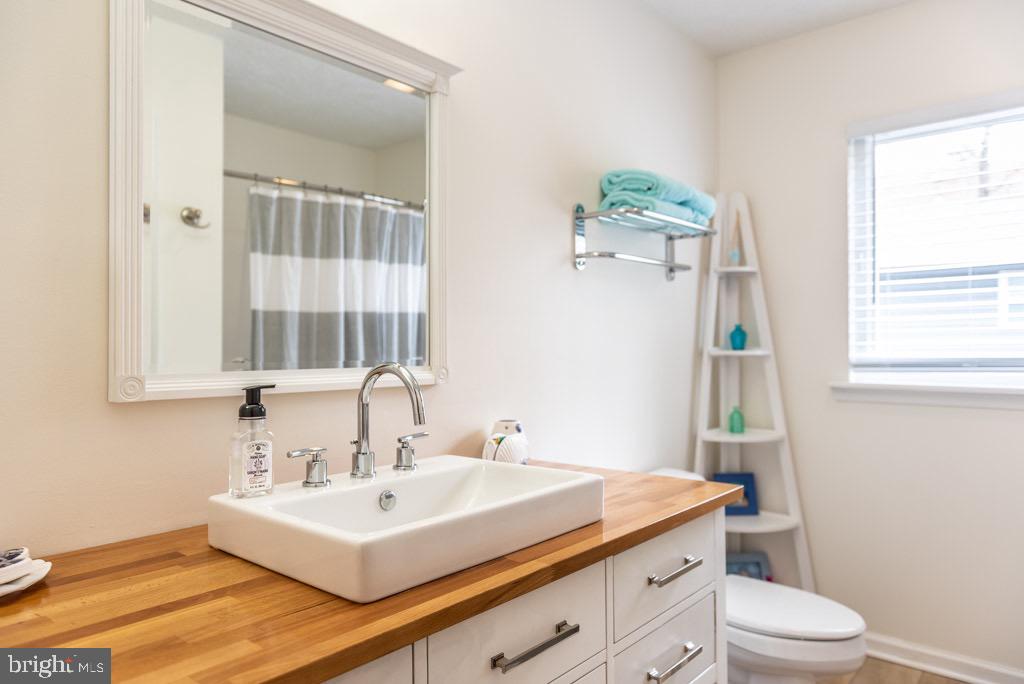 211 Windjammer Road Ocean Pines, MD 21811 - Photo 16 of 68 Hall Bath / 2nd Full Bath