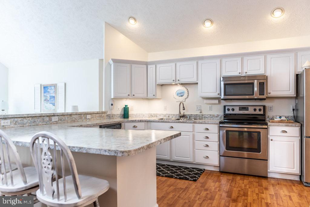 211 Windjammer Road Ocean Pines, MD 21811 - Photo 8 of 68 Nice Kitchen with Counter Bar