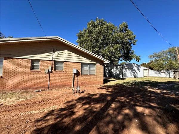 $239,000 | 506 West Morris Street, Seymour, TX 76380
