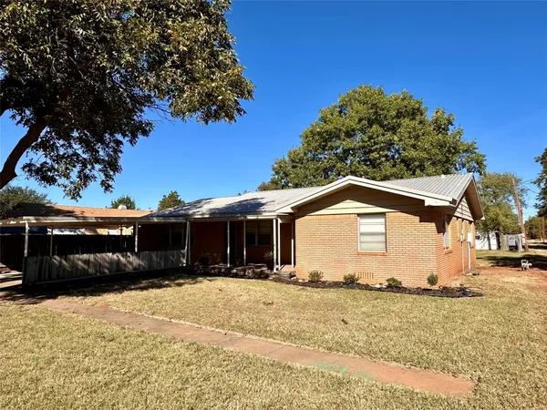 $239,000 | 506 West Morris Street, Seymour, TX 76380