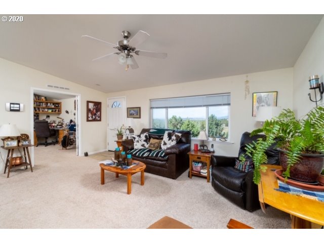 12366 Southeast Bridge Road Prineville, OR 97754 - Photo 7 of 25 Gallery Image 7