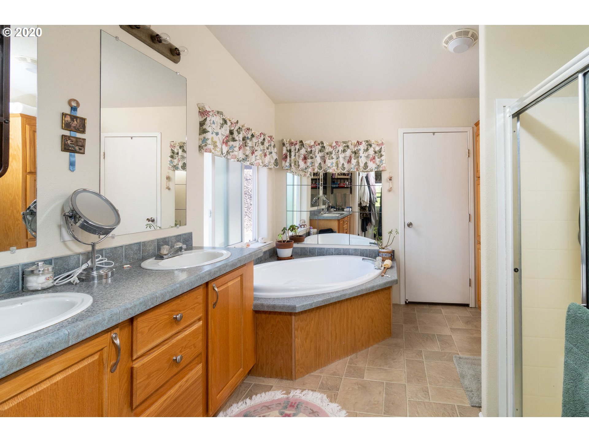 12366 Southeast Bridge Road Prineville, OR 97754 - Photo 9 of 25 Gallery Image 9
