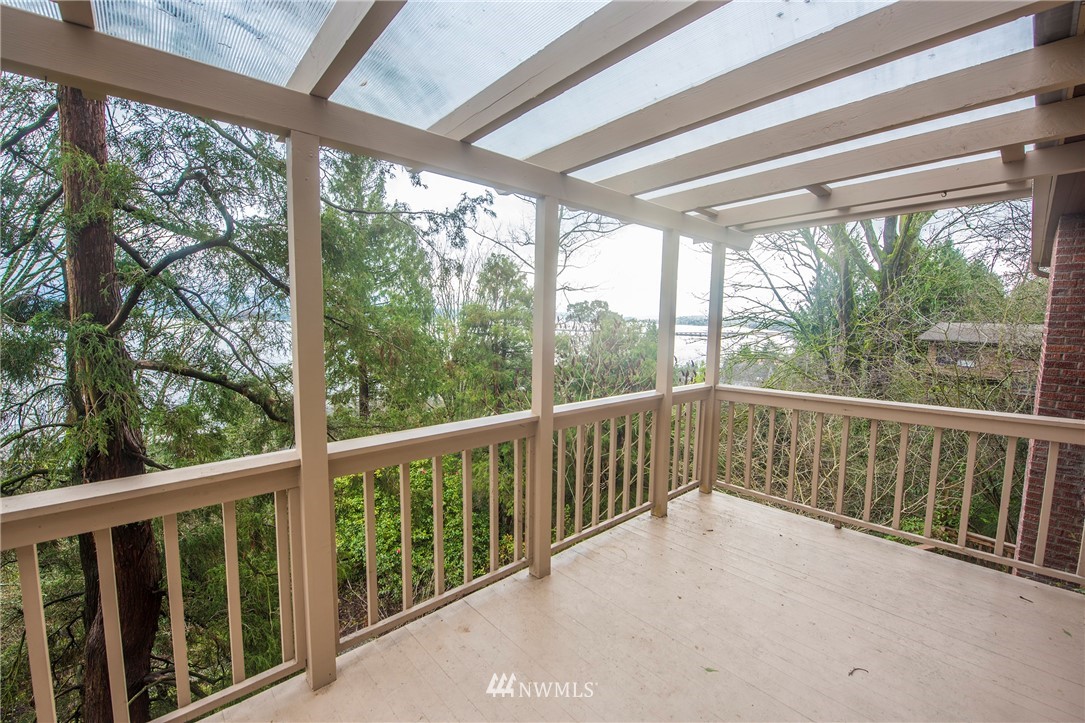 412 36th Avenue Seattle, WA 98122 - Photo 13 of 25 a view of balcony with deck