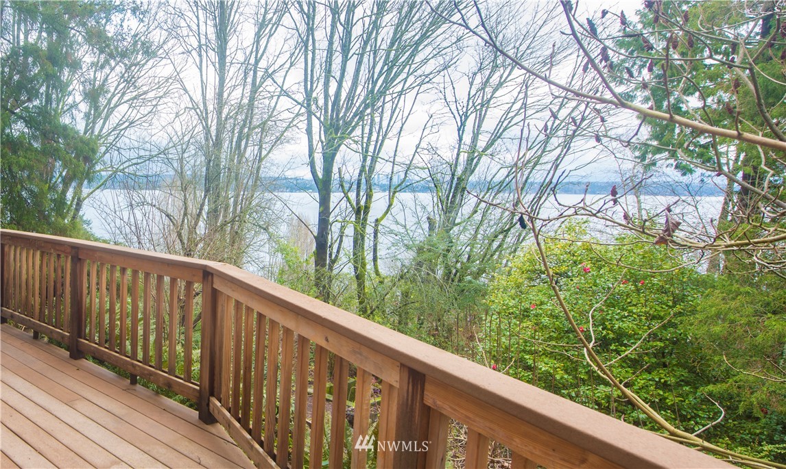 412 36th Avenue Seattle, WA 98122 - Photo 25 of 25 a view of balcony with wooden floor and fence