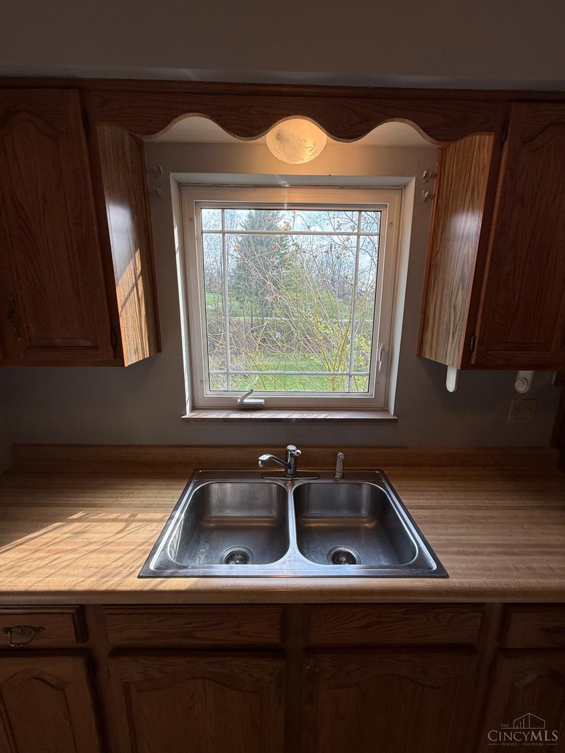 332 Ingram Road Cincinnati, OH 45218 - Photo 8 of 30