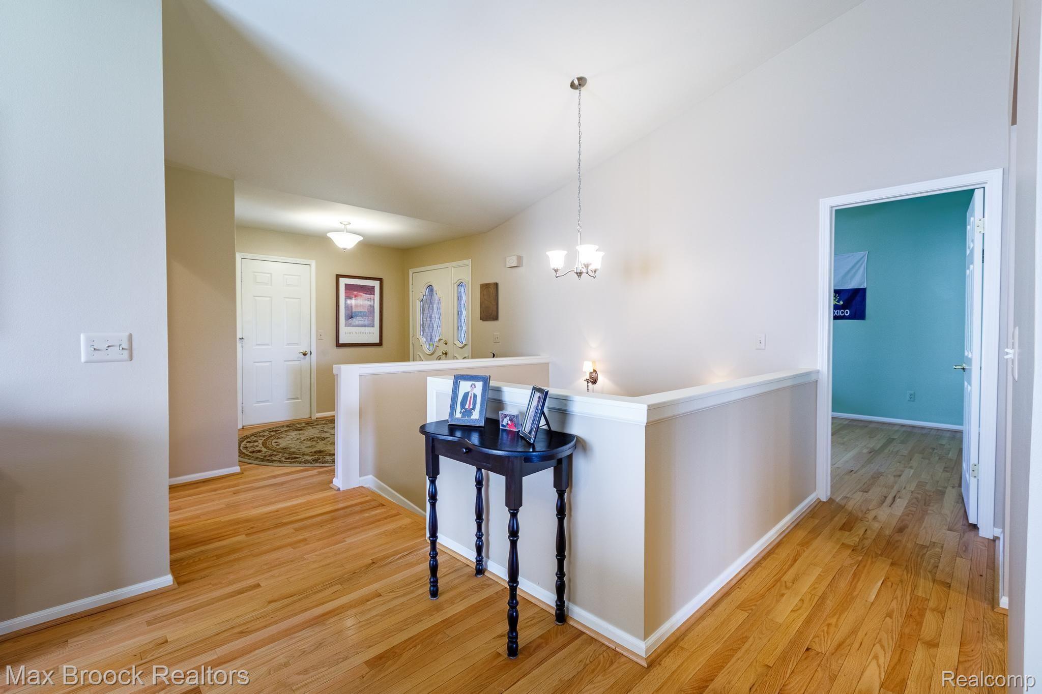 856 GreenView Court Rochester, MI 48307 - Photo 5 of 35 856 Green View Ct-5.jpg