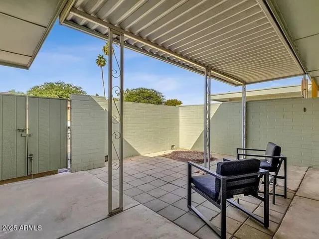 $2,200 | 13092 North 99th Drive, Sun City, AZ 85351