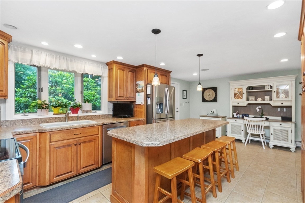 29 Belmore Road Natick, MA 01760 - Photo 4 of 35 Gallery Image 4