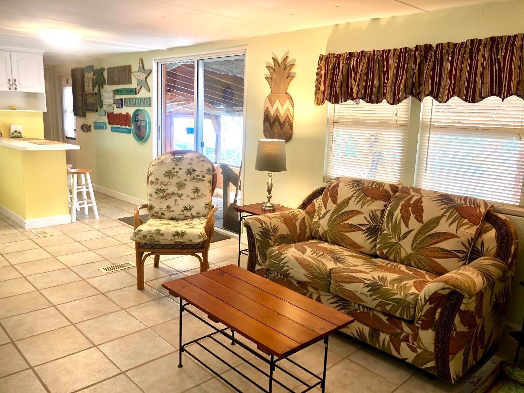 16 Grassy Road Key Largo, FL 33037 - Photo 7 of 22 Living Room 2