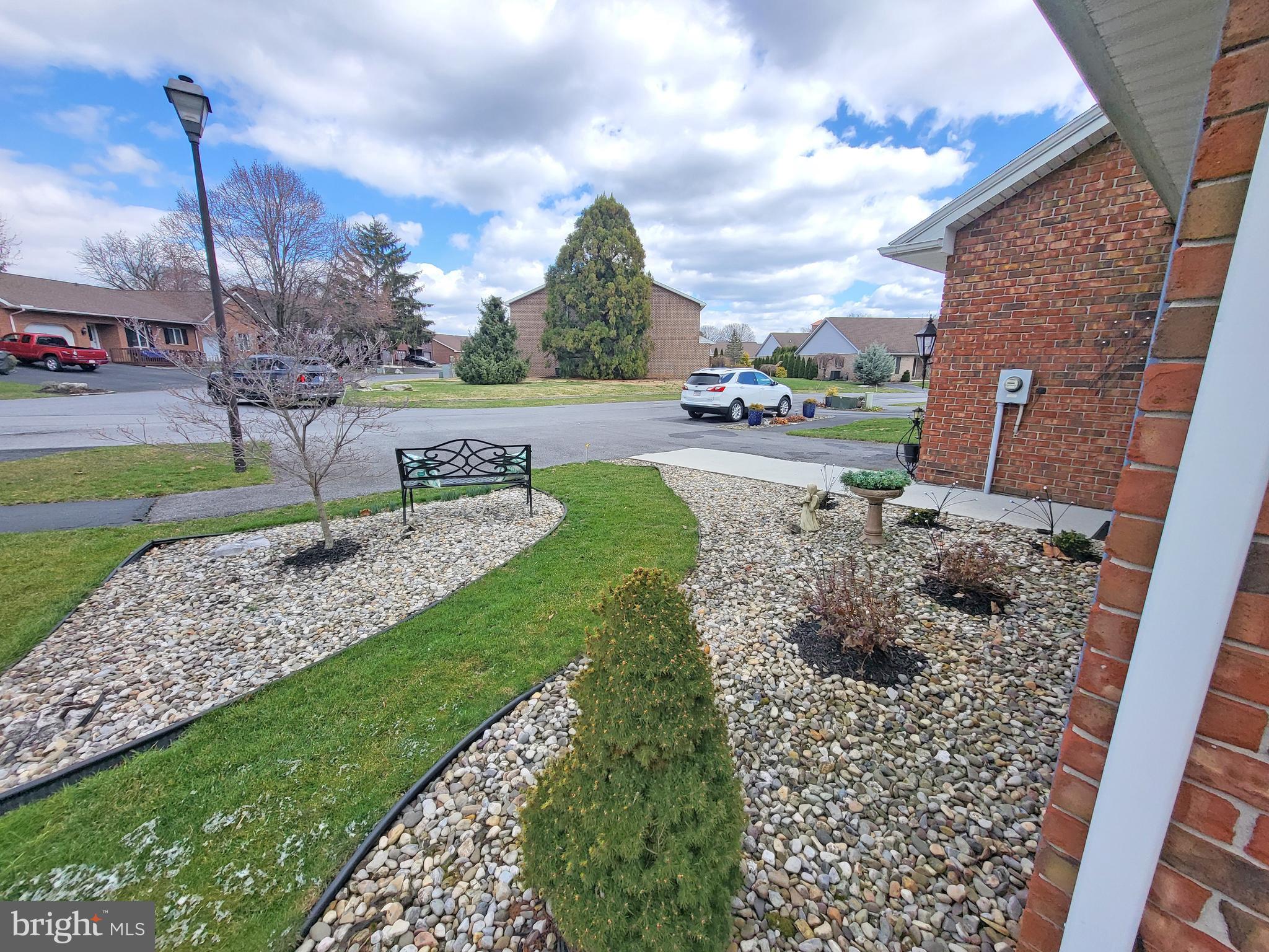 267 Stonegate Circle South Chambersburg, PA 17201 - Photo 26 of 27 Front yard/landscape