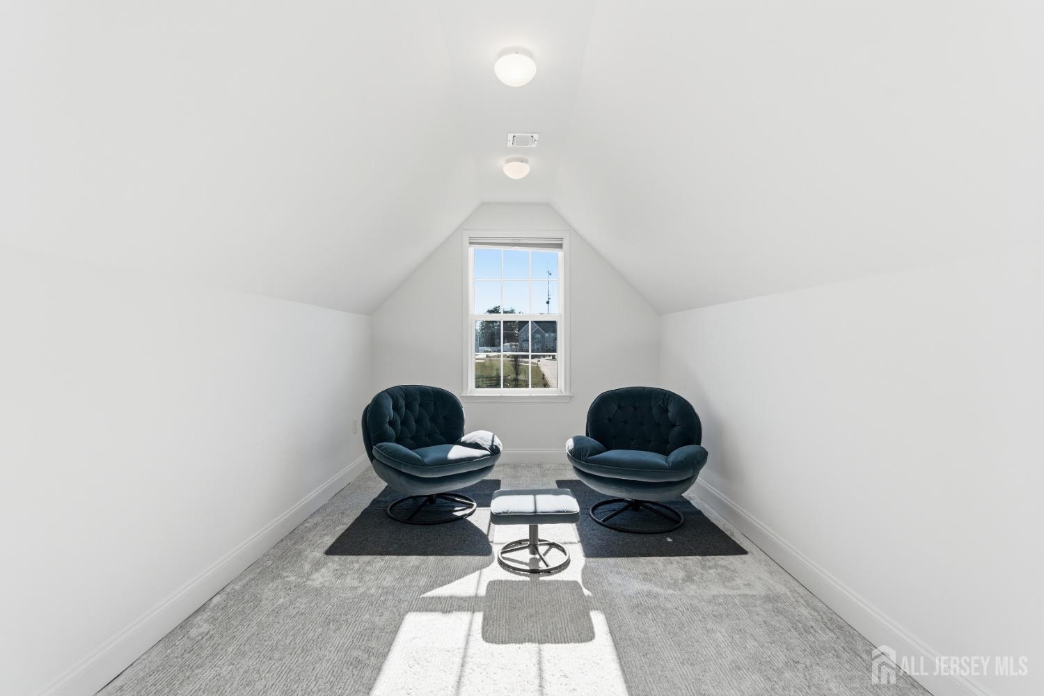 29 May Road East Brunswick, NJ 08816 - Photo 28 of 48 a living room with furniture