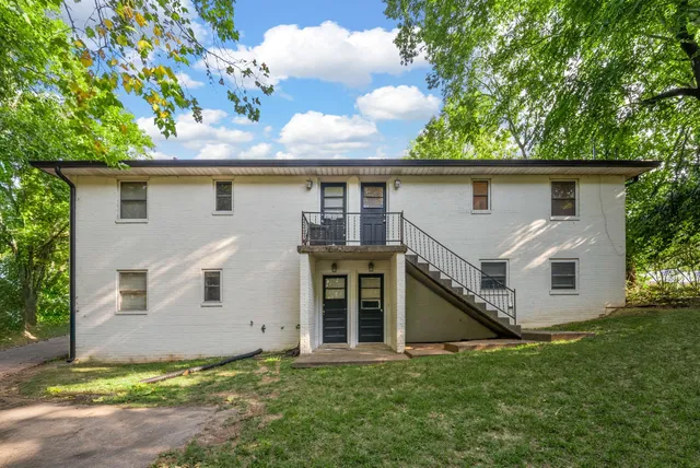 $925 | 1862 Memorial Drive, Unit C, Clarksville, TN 37043