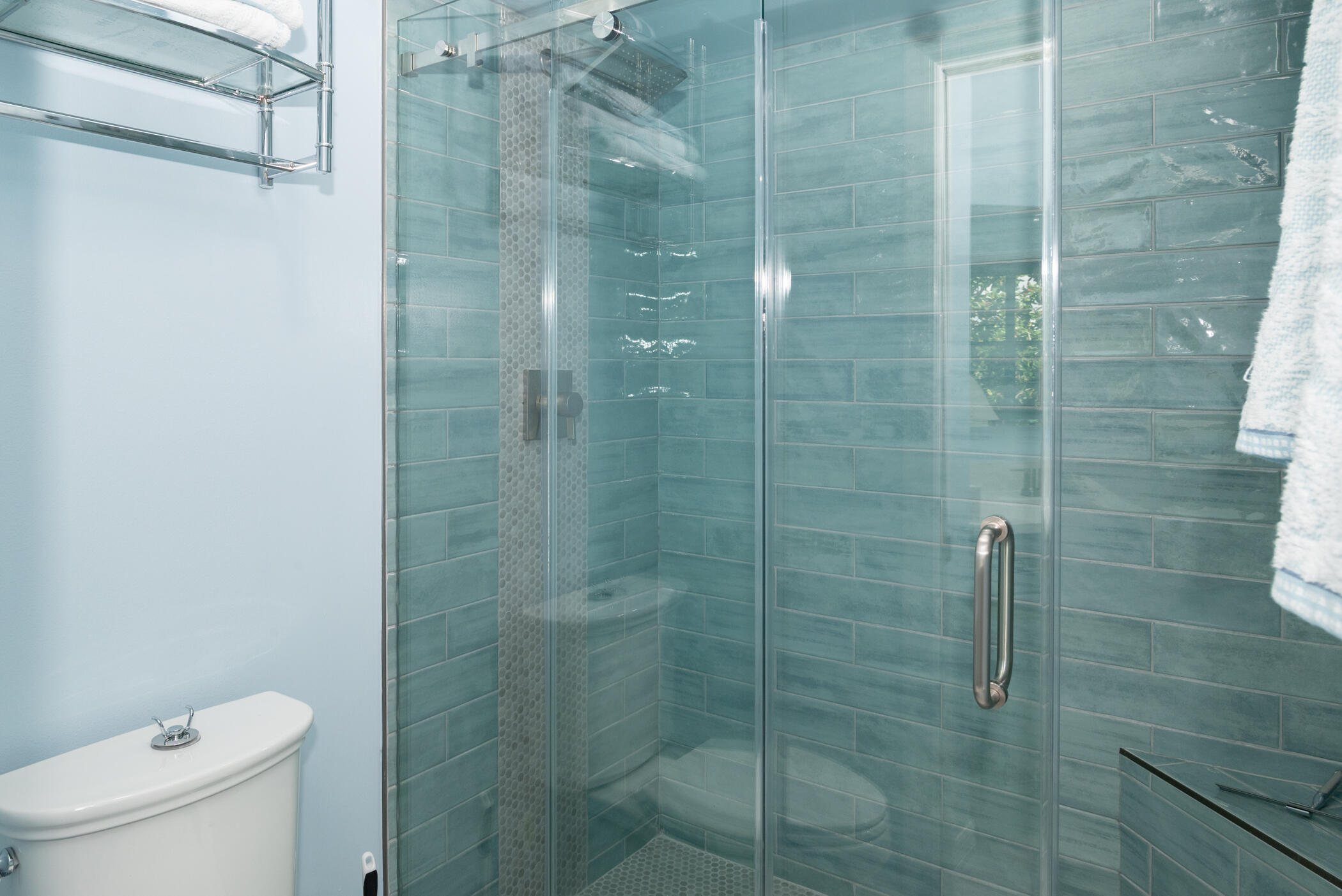 6041 Southeast Landing Way, Unit 17 Stuart, FL 34997 - Photo 21 of 37 a bathroom with a shower and a toilet