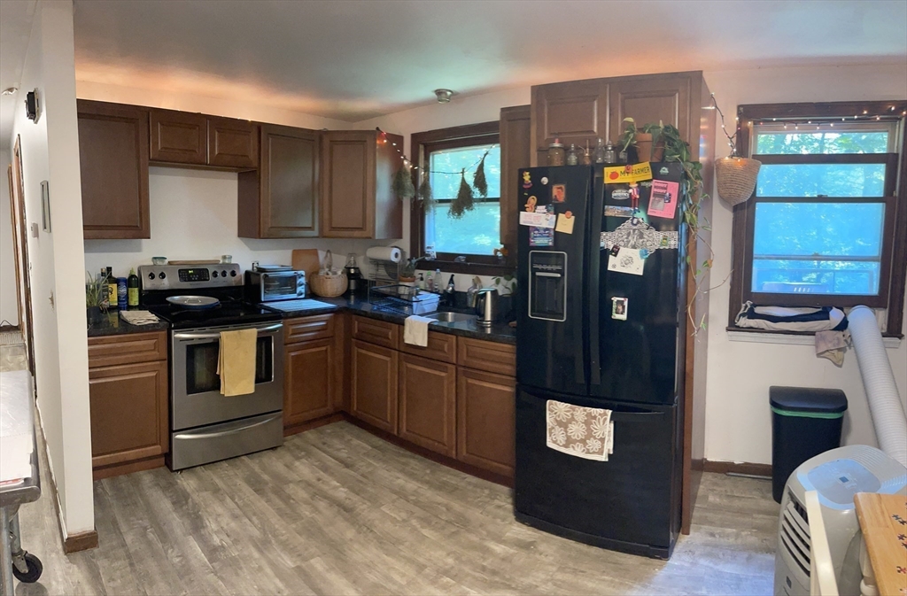 67 Slab Bridge Road Freetown, MA 02702 - Photo 6 of 16 Gallery Image 6