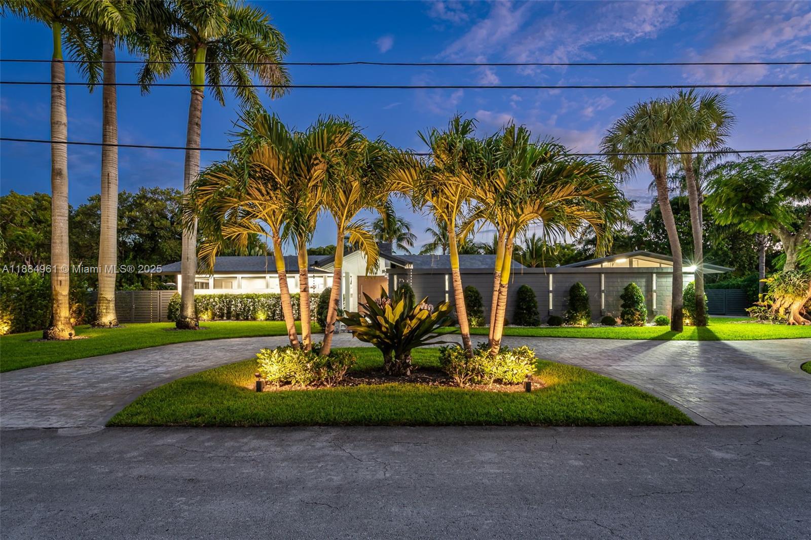 7550 Southwest 60th Street Miami, FL 33143 - Photo 62 of 64 a view of a volley ball court