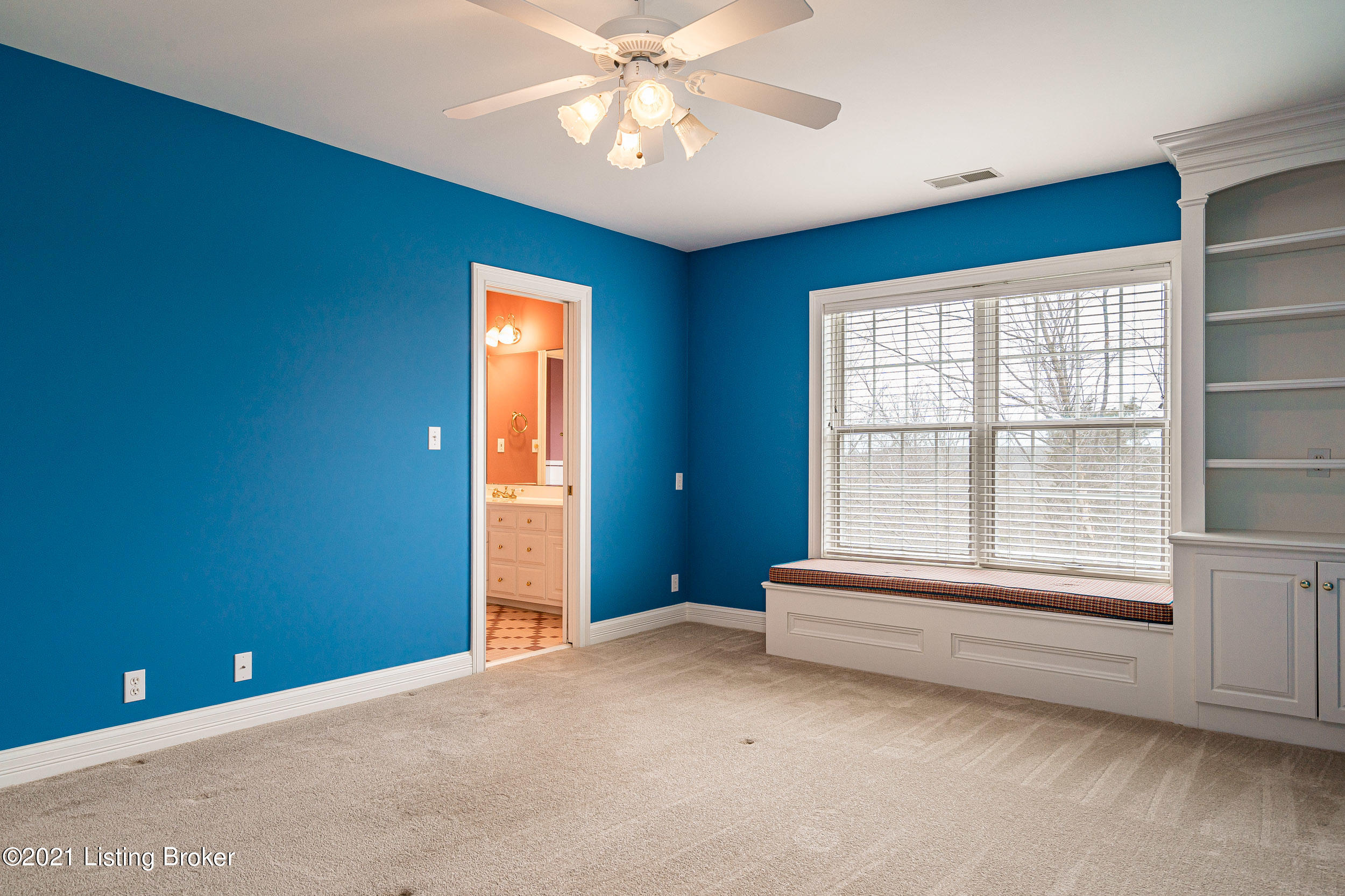 15301 Deer Run Road Louisville, KY 40299 - Photo 28 of 95 Bedroom 3 is spacious with a Jack & Jill Bath