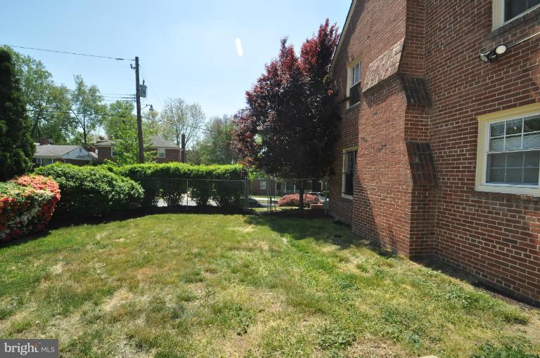 1471 Roxanna Road Northwest Washington, DC 20012 - Photo 25 of 28 Side Yard