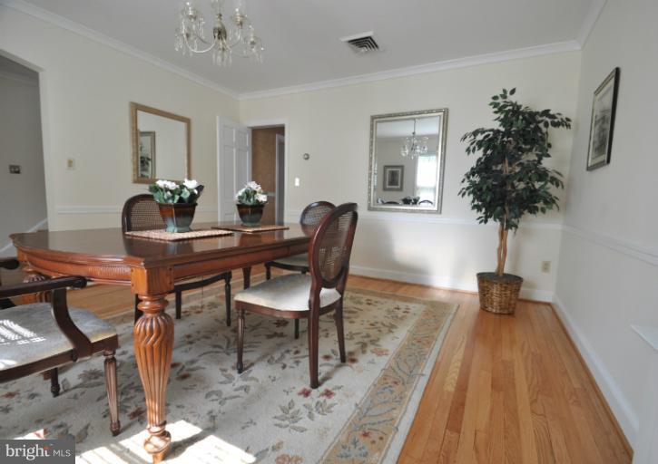 1471 Roxanna Road Northwest Washington, DC 20012 - Photo 5 of 28 Dining Room2