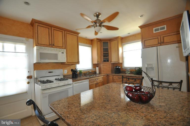 1471 Roxanna Road Northwest Washington, DC 20012 - Photo 8 of 28 Kitchen2