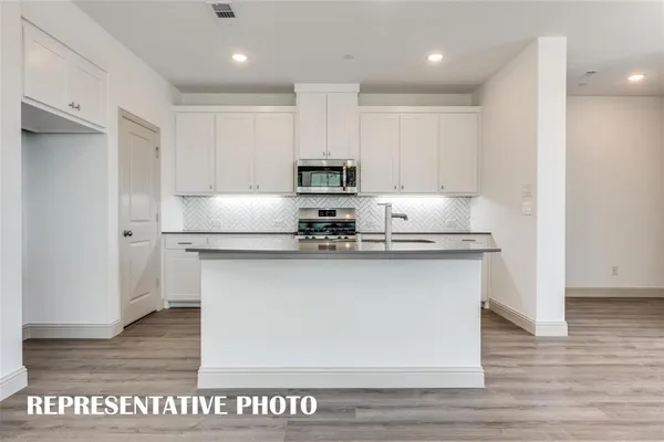 $2,795 | 420 4th Street, Argyle, TX 76226