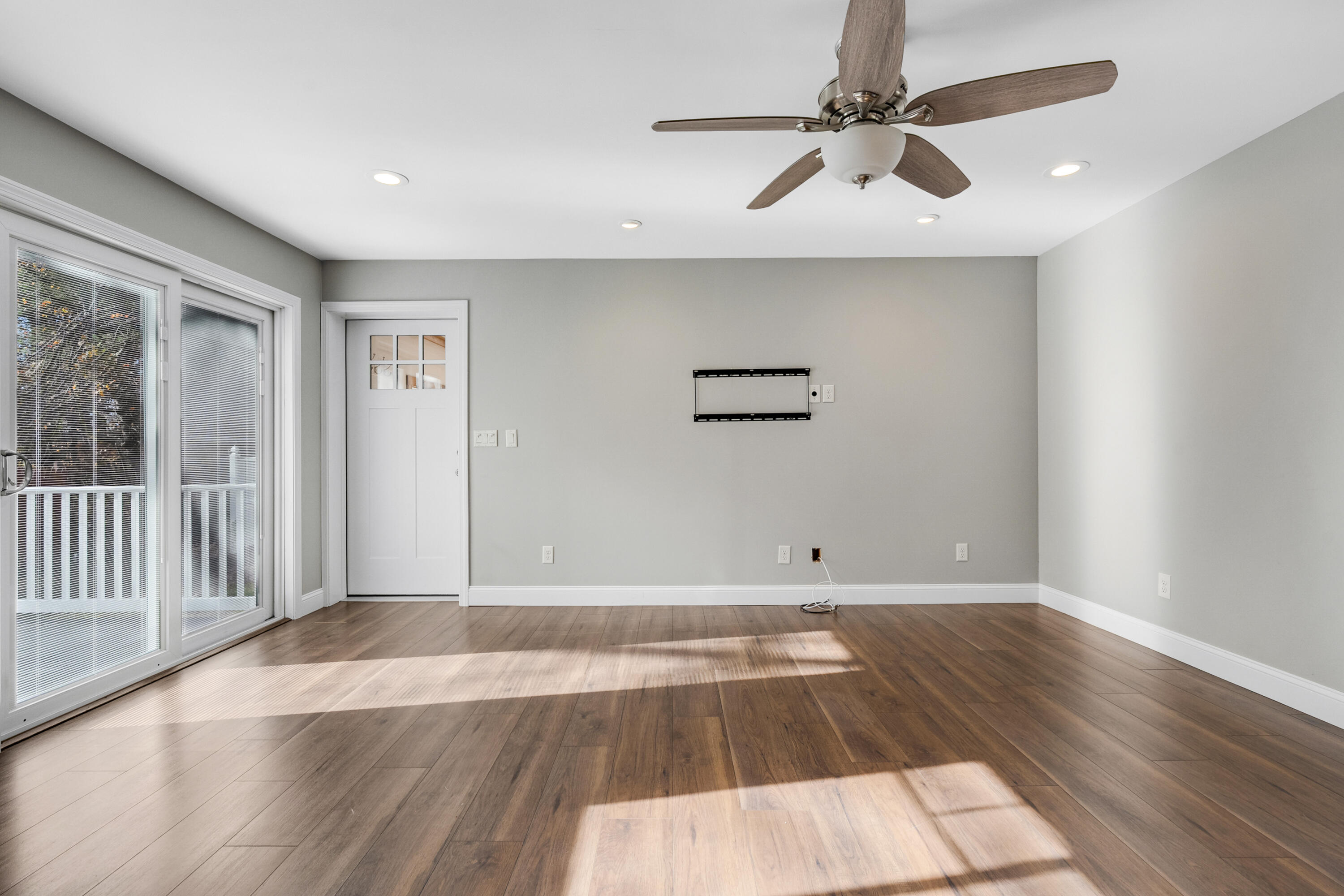 5 Skillin Road Cumberland, ME 04021 - Photo 11 of 38 Living/Dining