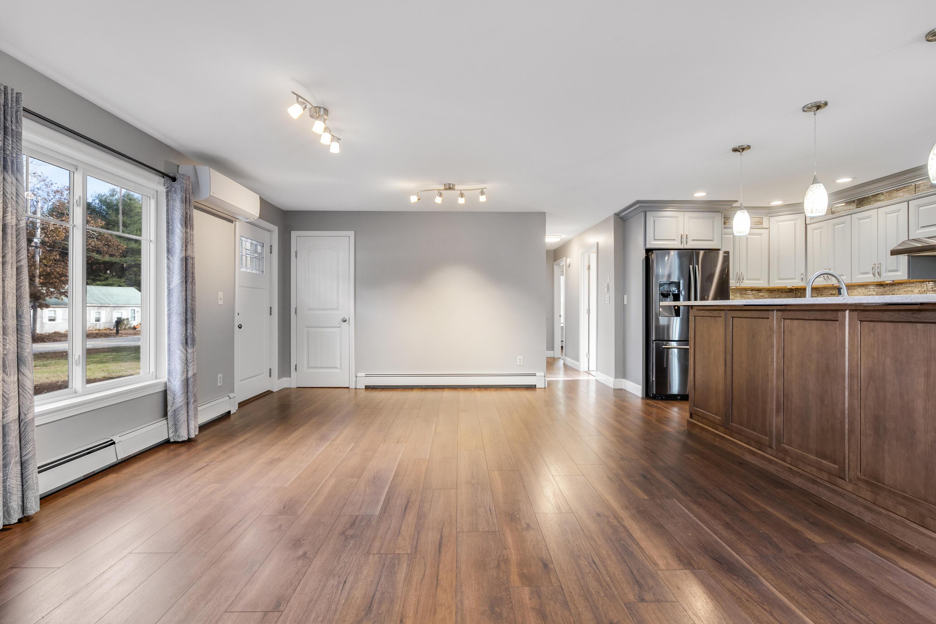 5 Skillin Road Cumberland, ME 04021 - Photo 13 of 38 Living/Dining