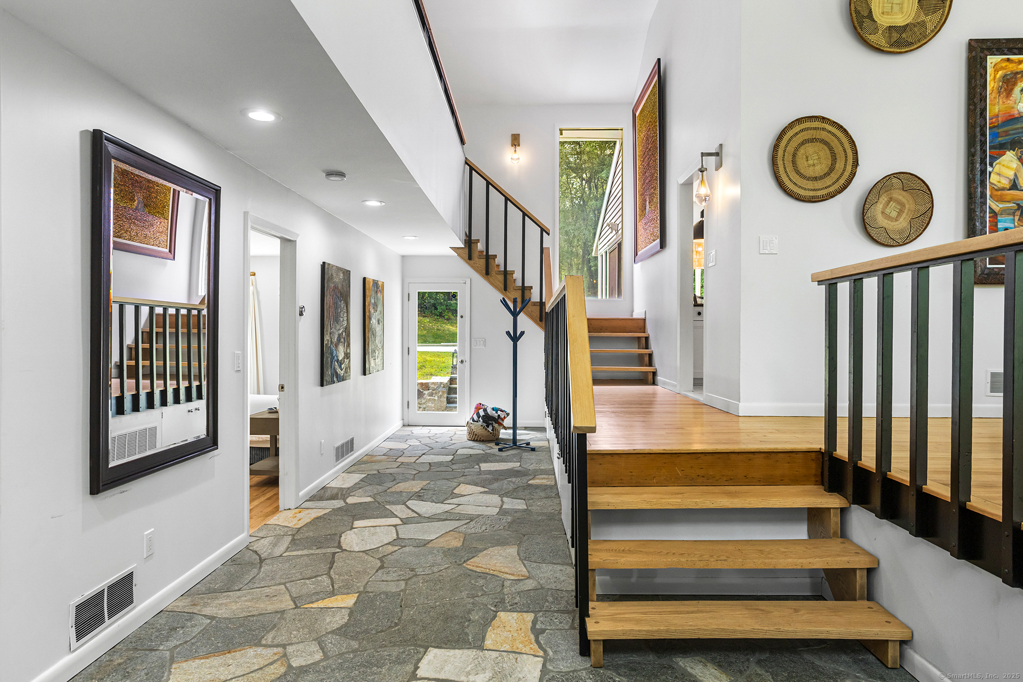 335 Georgetown Road Weston, CT 06883 - Photo 13 of 39