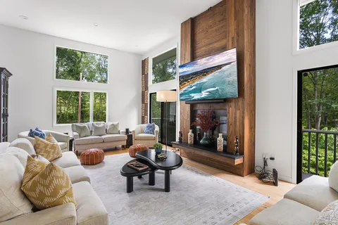 $1,649,000 | 335 Georgetown Road, Weston, CT 06883