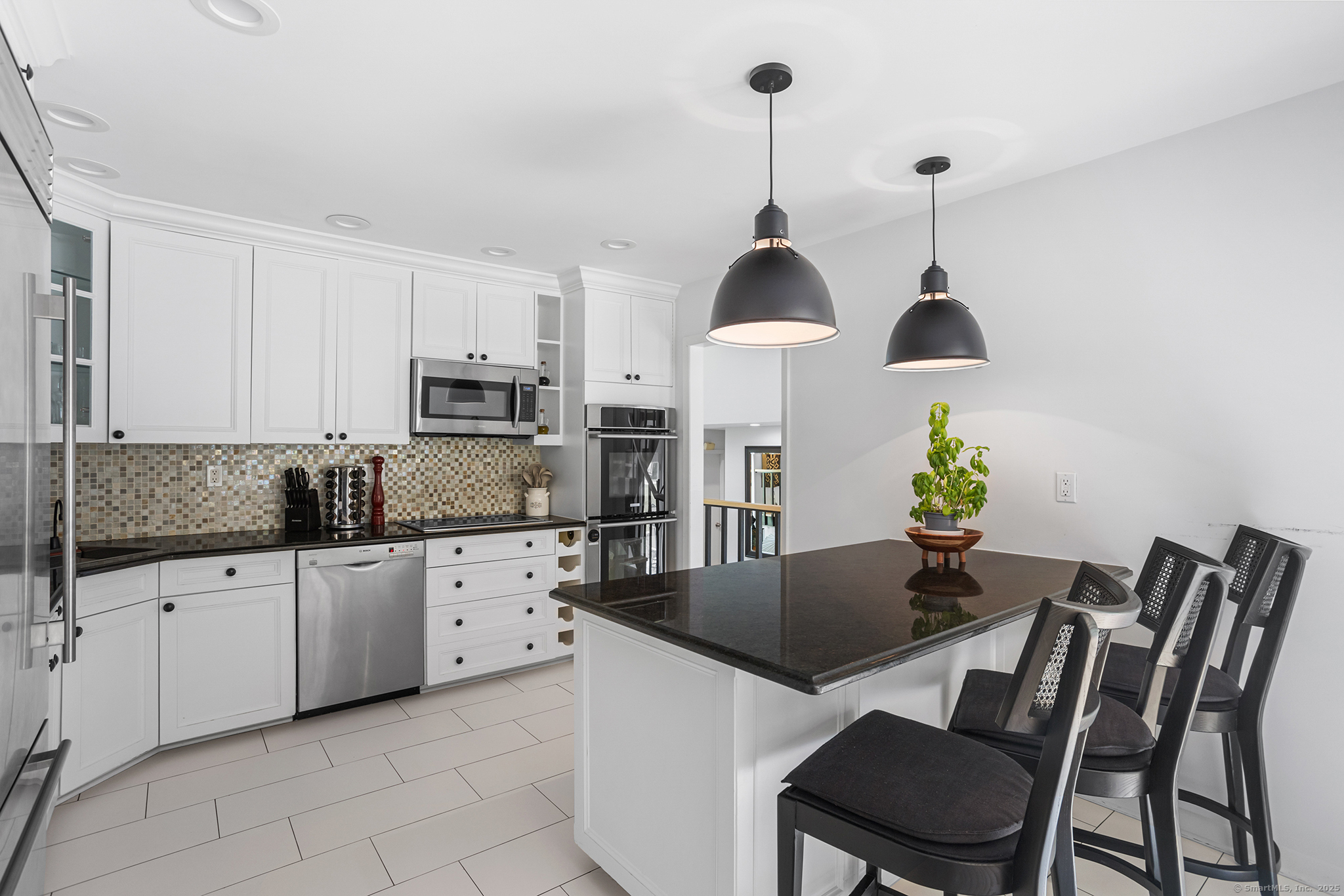 335 Georgetown Road Weston, CT 06883 - Photo 6 of 39