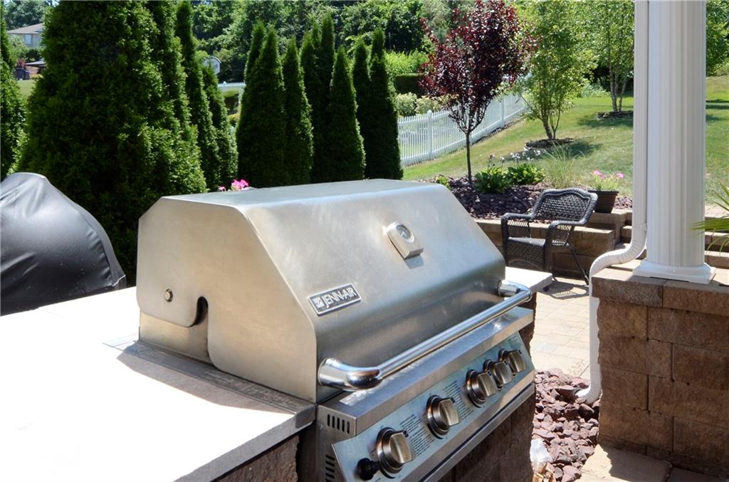 5007 Oak Point Drive McKees Rocks, PA 15136 - Photo 22 of 24 Built-In Gas Jenn-Air Five-Burner Grill