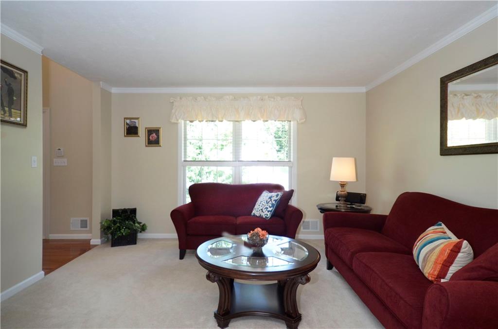 5007 Oak Point Drive McKees Rocks, PA 15136 - Photo 5 of 24 Formal Livingroom