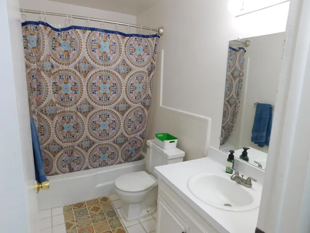 $1,400 | 448 Fox Hills Drive South, Unit 3, Bloomfield Hills, MI 48304