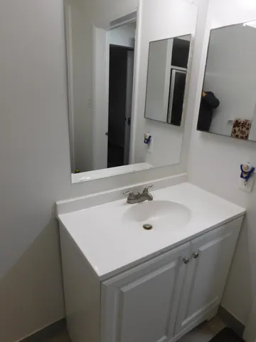 $1,400 | 448 Fox Hills Drive South, Unit 3, Bloomfield Hills, MI 48304