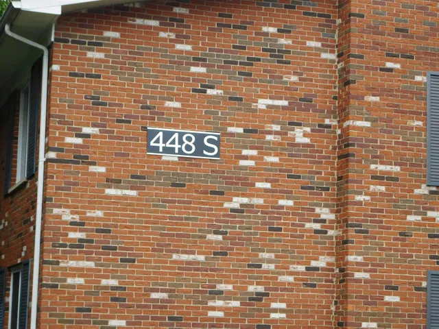 $1,400 | 448 Fox Hills Drive South, Unit 3, Bloomfield Hills, MI 48304