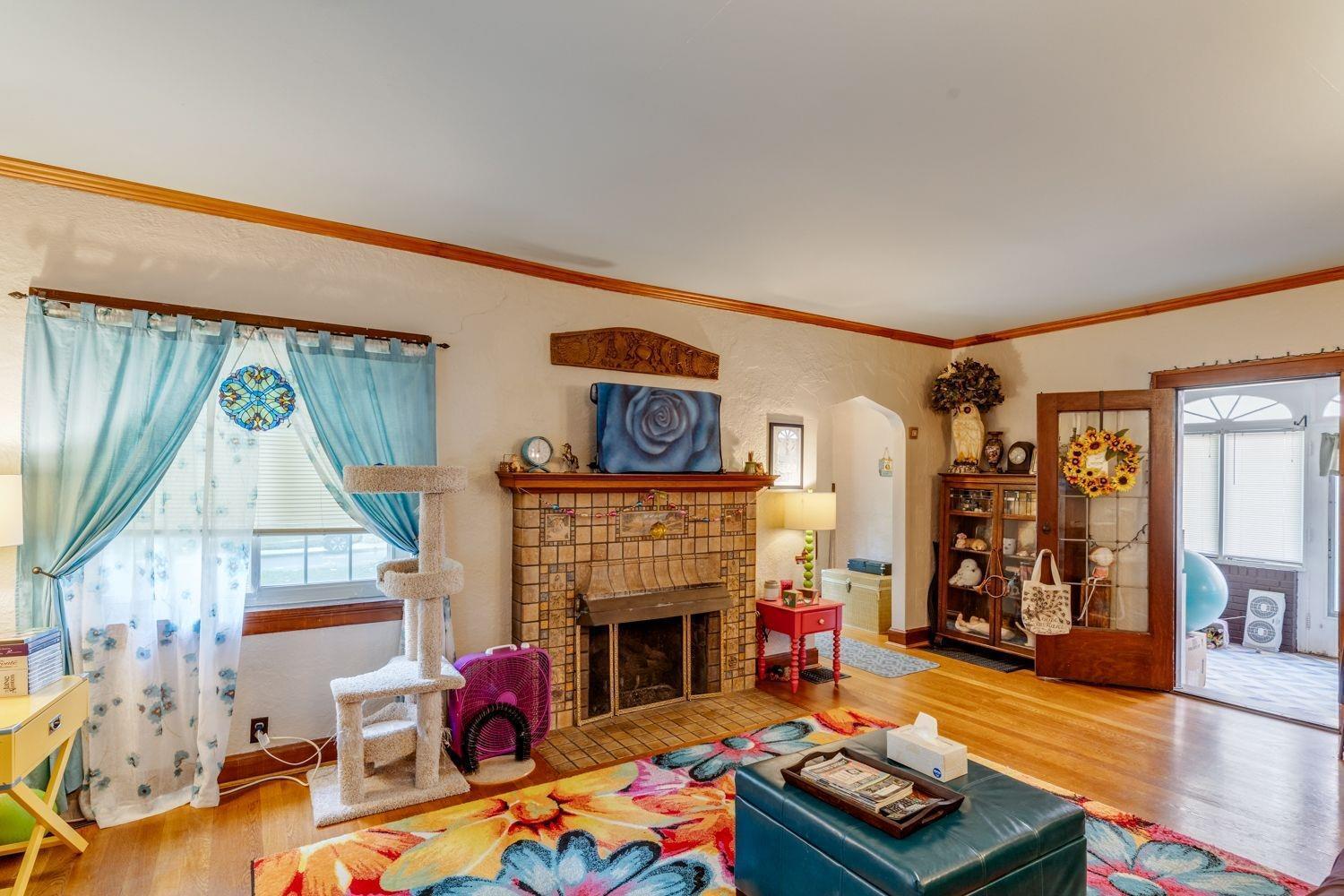 4943 Ralph Avenue Cincinnati, OH 45238 - Photo 3 of 49