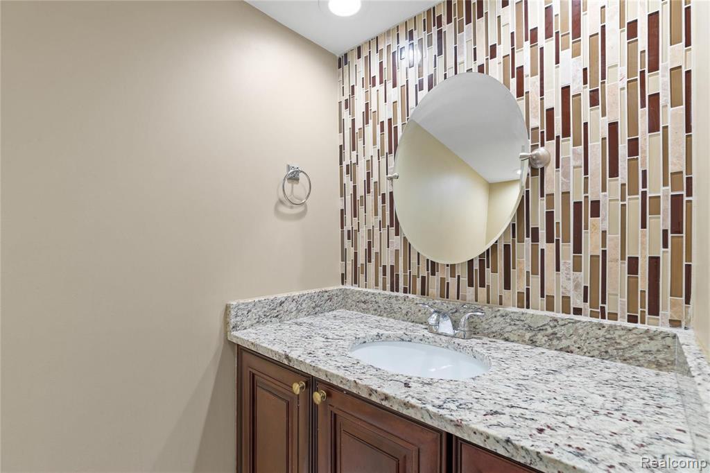 3371 York Road Rochester Hills, MI 48309 - Photo 11 of 38