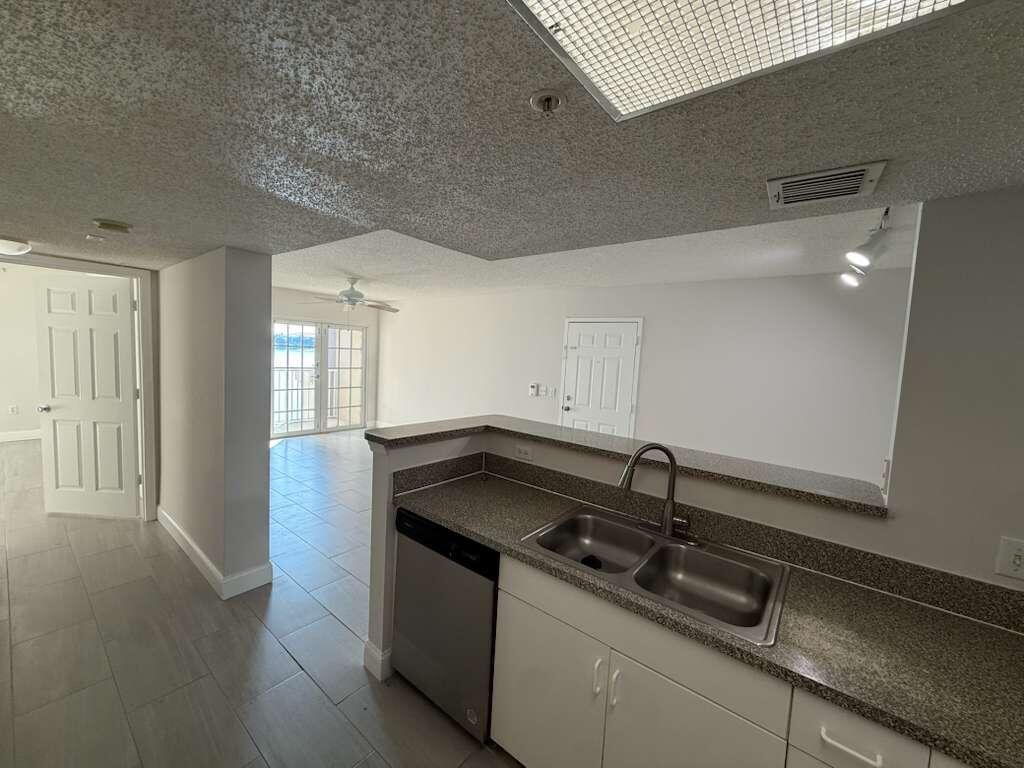 5035 Wiles Road, Unit 206 Coconut Creek, FL 33073 - Photo 13 of 17 WhatsApp Image 2025-12-26 at 16.07.13 (1