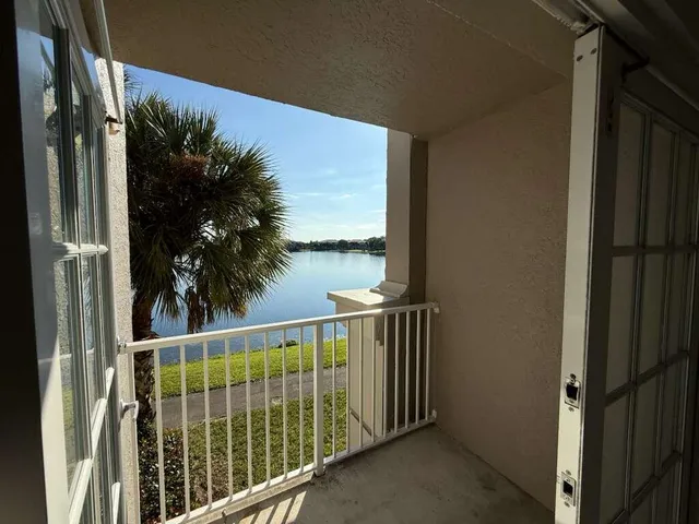 $1,800 | 5035 Wiles Road, Unit 206, Coconut Creek, FL 33073