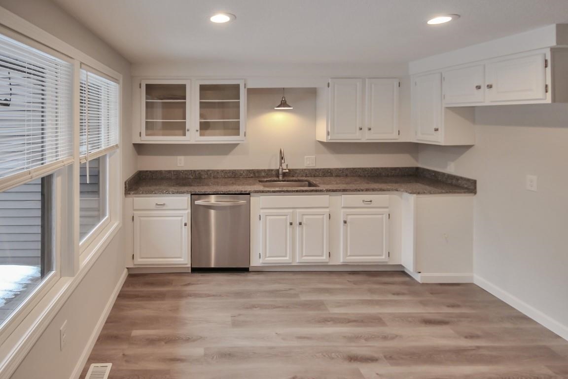 50 Stacey Circle Windham, NH 03087 - Photo 3 of 22 Gallery Image 3