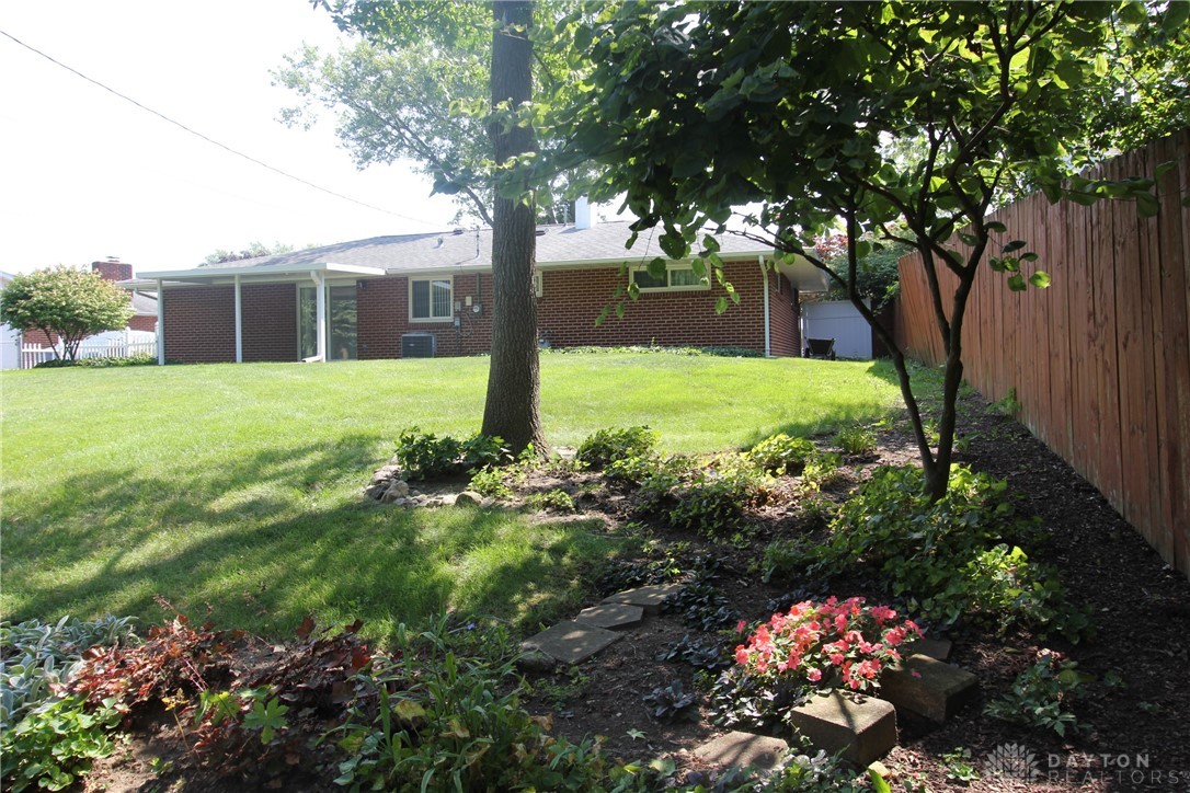 6529 Harshmanville Road Huber Heights, OH 45424 - Photo 7 of 45