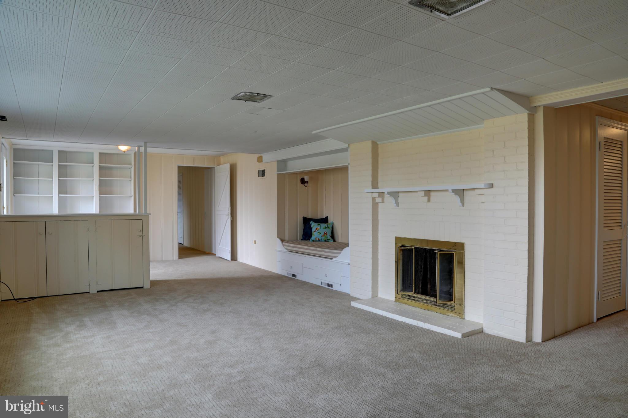 240 Rugby Road Arnold, MD 21012 - Photo 18 of 30 Family Room