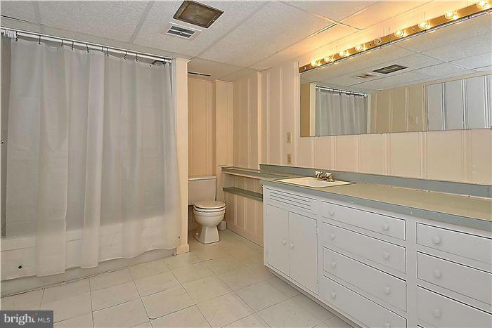 240 Rugby Road Arnold, MD 21012 - Photo 20 of 30 Bath